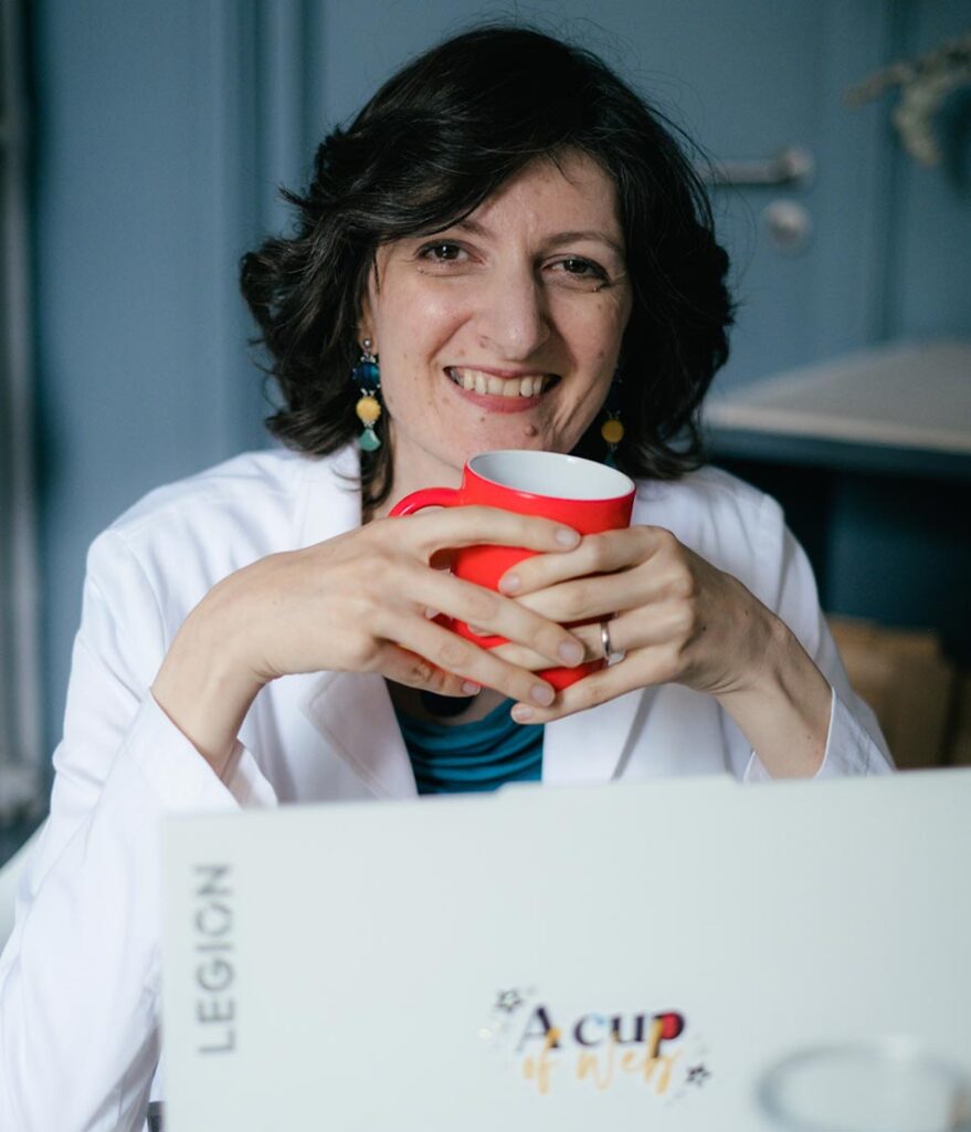 Elena di A Cup Of Web